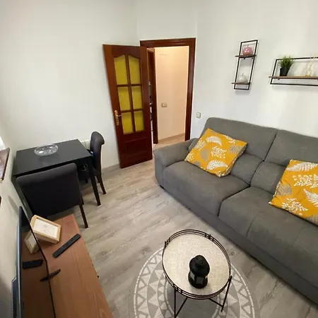 Precioso Y Confortable Piso En El Casco Historico Апартаменти *